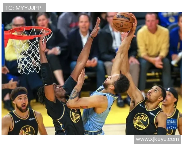 勇士与灰熊激战正酣NBA直播精彩瞬间不容错过 勇士与灰熊激战正酣NBA直播精彩瞬间不容错过