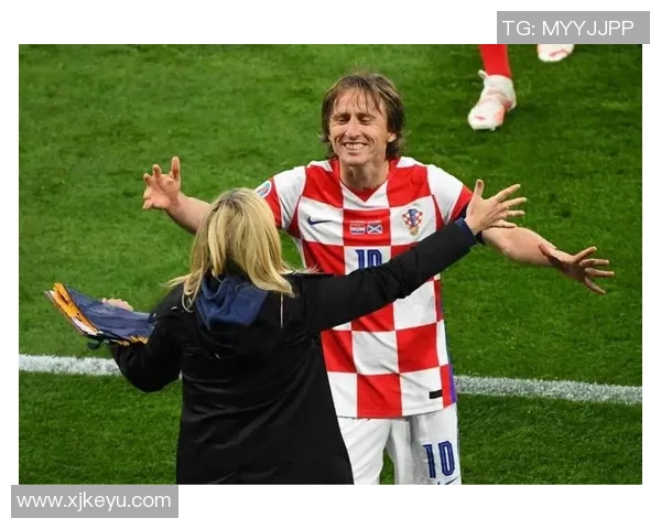 基尔梅对阵科隆竞技的比赛结果分析与精彩瞬间回顾 基尔梅对阵科隆竞技的比赛结果分析与精彩瞬间回顾